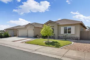 1077 Dimaggio Way, Galt, CA 95632 - Photo 3