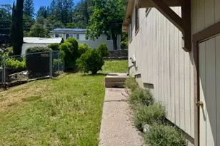 240 Pleasant St, Colfax, CA 95713 - Photo 23