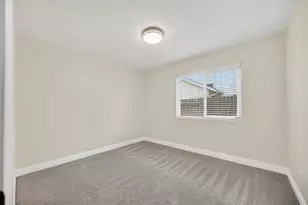 8853 Bridalsmith Dr, Sacramento, CA 95828 - Photo 23