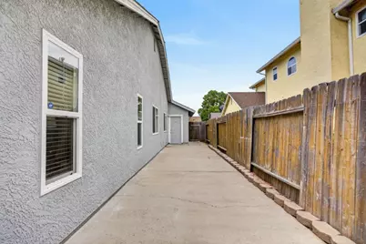 8853 Bridalsmith Drive, Sacramento, CA 95828 - Photo 51