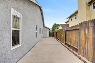 8853 Bridalsmith Dr, Sacramento, CA 95828 - Photo 51