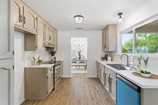 7068 Bridgeport Cir, Stockton, CA 95207 - Photo 9