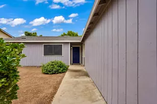 625 Periwinkle Dr, Patterson, CA 95363 - Photo 5