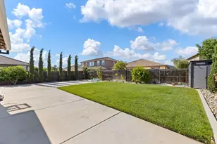 9518 Bryan Hall Way, Elk Grove, CA 95624 - Photo 43