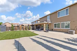 9518 Bryan Hall Way, Elk Grove, CA 95624 - Photo 51