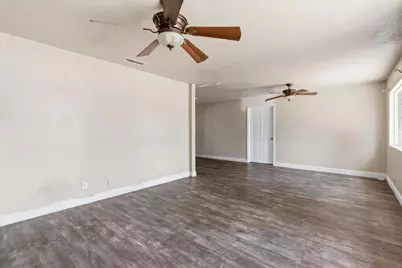 27341 Parkwood Avenue, Madera, CA 93637 - Photo 13