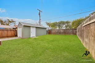 5112 Gordon Dr, Sacramento, CA 95824 - Photo 17