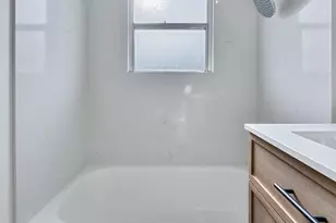 5112 Gordon Dr, Sacramento, CA 95824 - Photo 9