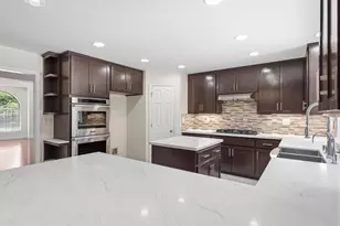 1331 Manzano Way, Sacramento, CA 95831 - Photo 17