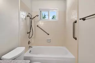 36 Southlite Cir, Sacramento, CA 95831 - Photo 31