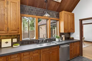 945 44th St, Sacramento, CA 95819 - Photo 45