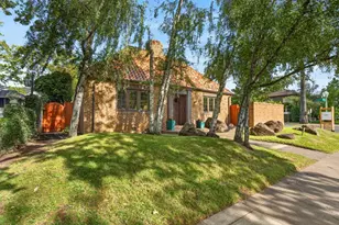 945 44th St, Sacramento, CA 95819 - Photo 3