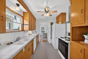 1026 37th St, Sacramento, CA 95816 - Photo 9