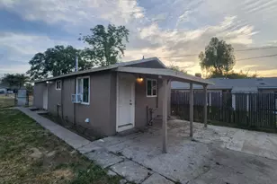 301 Braden Ave, Hanford, CA 93230 - Photo 1