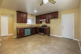 1921 Valmora Dr, Stockton, CA 95210 - Photo 11