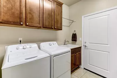7425 Foxburgh Ct, Elk Grove, CA 95757 - Photo 29
