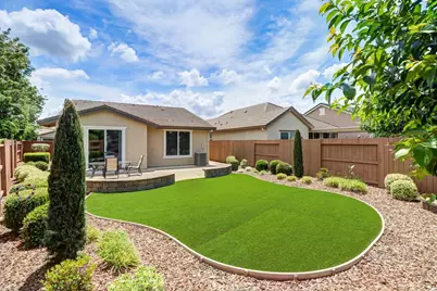 7425 Foxburgh Ct, Elk Grove, CA 95757 - Photo 37