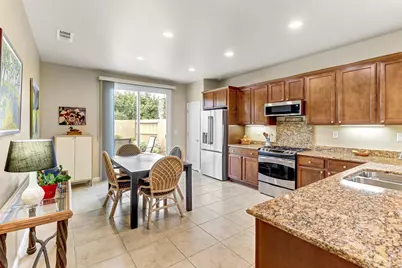 7425 Foxburgh Ct, Elk Grove, CA 95757 - Photo 5