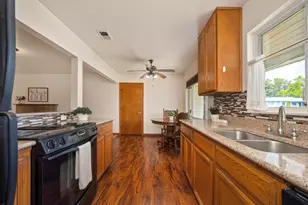 606 Wales Dr, Folsom, CA 95630 - Photo 7