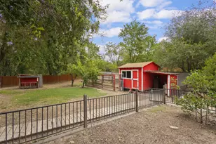 8383 Oakwood Hills Cir, Citrus Heights, CA 95610 - Photo 47