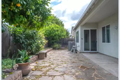 1155 Windjammer Dr, Stockton, CA 95209 - Photo 17
