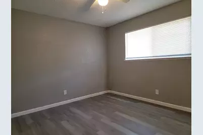 8008 Loucreta Drive, Sacramento, CA 95828 - Photo 9