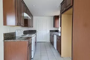 7839 Edenwood Ct, Sacramento, CA 95828 - Photo 7