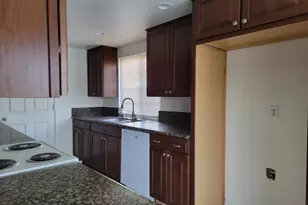 7839 Edenwood Ct, Sacramento, CA 95828 - Photo 5