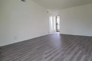 7839 Edenwood Ct, Sacramento, CA 95828 - Photo 7