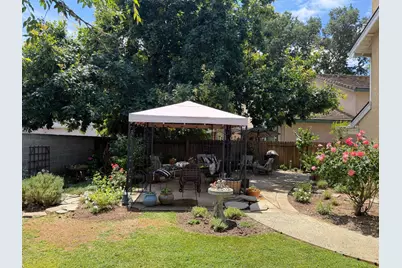 8799 Mohamed Circle, Elk Grove, CA 95624 - Photo 7