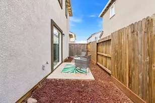 5048 Molino Cir, Roseville, CA 95747 - Photo 13