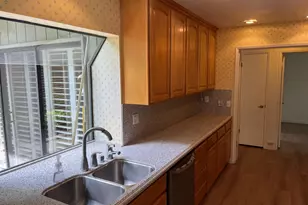 301 Dunbarton Way, Sacramento, CA 95825 - Photo 3