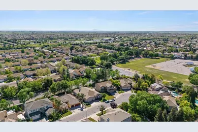 6905 Arianna Court, Elk Grove, CA 95757 - Photo 79