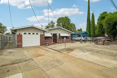 2219 S Pilgrim Street, Stockton, CA 95206 - Photo 3