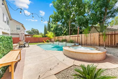 4716 Brabant Way, Elk Grove, CA 95757 - Photo 13
