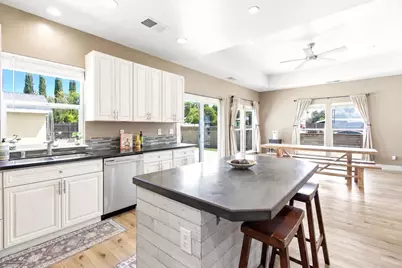 4856 Hazelwood Avenue, Carmichael, CA 95608 - Photo 15