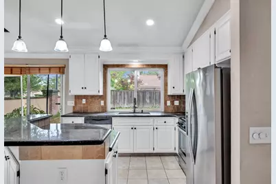 10087 River Falls Circle, Stockton, CA 95209 - Photo 11