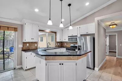 10087 River Falls Circle, Stockton, CA 95209 - Photo 9