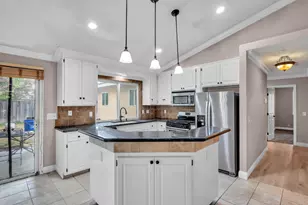 10087 River Falls Cir, Stockton, CA 95209 - Photo 9