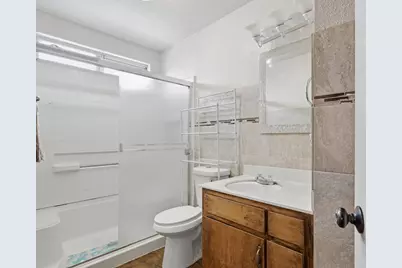 2180 Del Playa Court, Stockton, CA 95206 - Photo 17