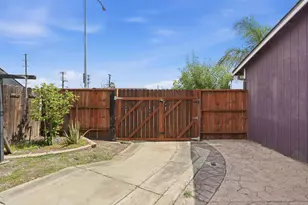 2180 Del Playa Ct, Stockton, CA 95206 - Photo 9