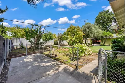 301 Robin Hood Drive, Modesto, CA 95350 - Photo 25