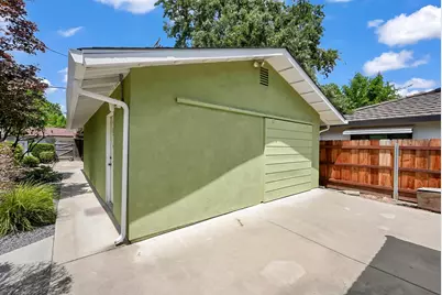 301 Robin Hood Drive, Modesto, CA 95350 - Photo 17