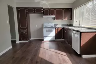 7548 Lindale Dr, Sacramento, CA 95828 - Photo 9
