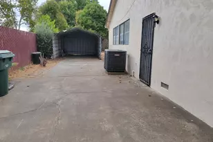 7548 Lindale Dr, Sacramento, CA 95828 - Photo 19
