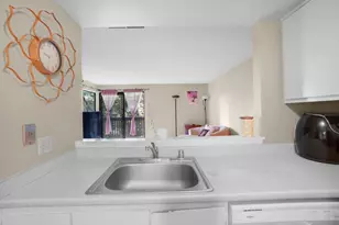 915 Fulton Ave, Sacramento, CA 95825 - Photo 5