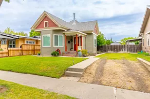 1042 R St, Newman, CA 95360 - Photo 3