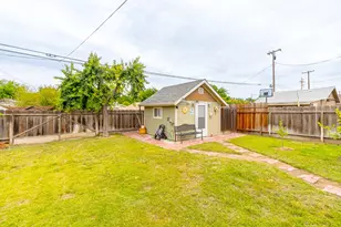 1042 R St, Newman, CA 95360 - Photo 25