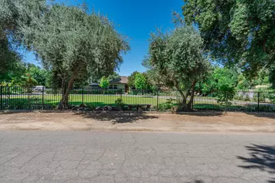 5426 Columbia Drive, Fresno, CA 93727 - Photo 43