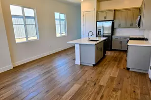 8565 Martin Andrew Cir, Roseville, CA 95747 - Photo 7